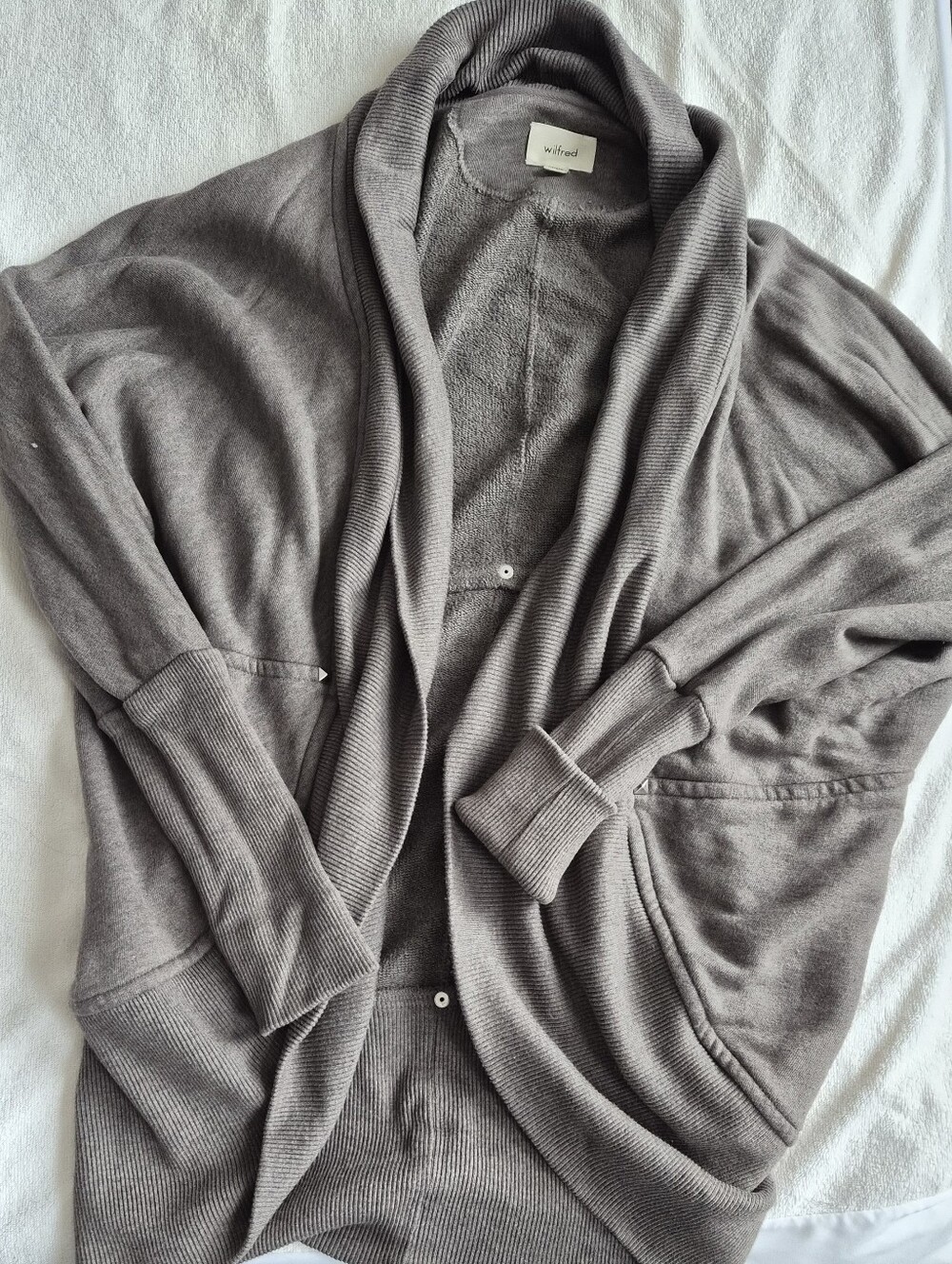 Aritzia Wilfred Diderot Cocoon Sweatshirt Cardigan Studs Heather Gray Small